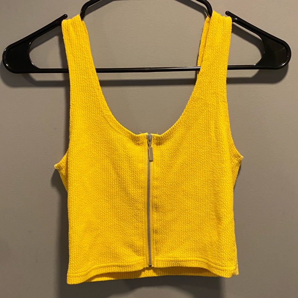 zipped cropped tank top